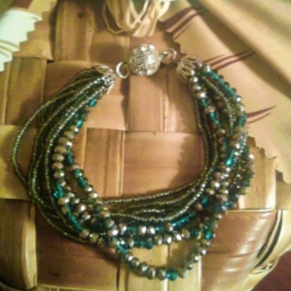 Glittering Multi-Strand Bead Necklace & Bracelet - Picture 4 of 6